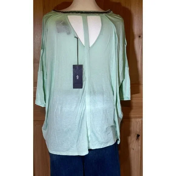 Jennifer Lopez Mint Julip Cold Shoulder Top, Small NWT - Picture 2 of 6